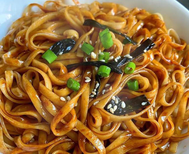 天气炎热，推荐6种夏天拌面，好吃下饭开胃解馋，让你爱上吃面条