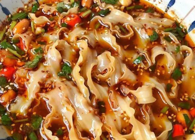 天气炎热，推荐6种夏天拌面，好吃下饭开胃解馋，让你爱上吃面条