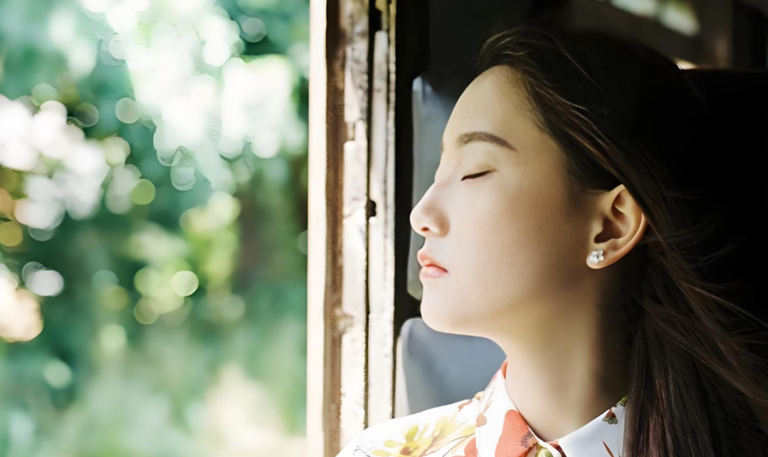 心理学家：过于较真，操心太多，其实是一种心理缺陷，这类人通常追求完美，性格敏感急躁，还总是纠结过去，担忧未来