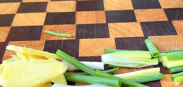 这才是鸡中翅简单又好吃的做法，不油炸不焖煮，一周能吃上5回