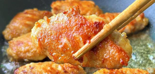 这才是鸡中翅简单又好吃的做法，不油炸不焖煮，一周能吃上5回