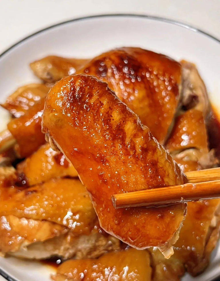 今天跟朋友学做豉油鸡，简单易做超下饭！