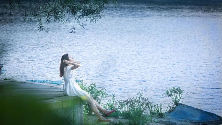 容人短、赏人长、帮人难、记人好