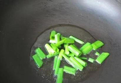 早餐饼不好吃？学会这招手抓饼，5分钟出锅香酥掉渣