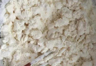 早餐饼不好吃？学会这招手抓饼，5分钟出锅香酥掉渣