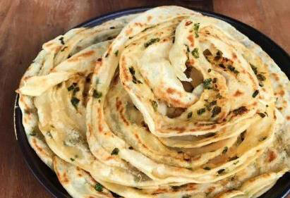 早餐饼不好吃？学会这招手抓饼，5分钟出锅香酥掉渣