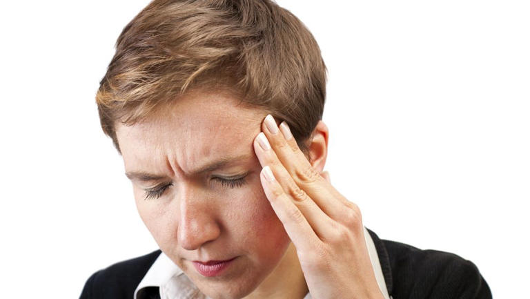 夫妻车内开空调睡觉身亡？提醒：开外循环或窗缝也不是绝对安全！