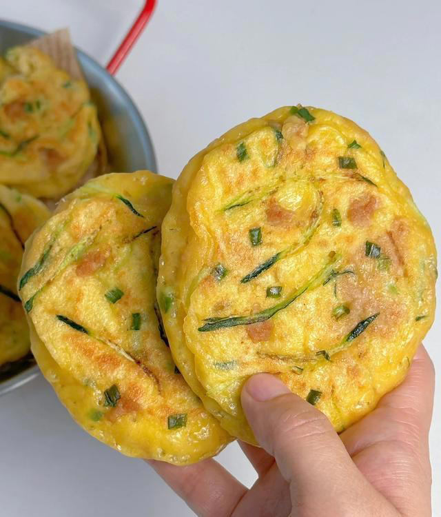 懒人发面饼10分钟搞定，蓬松香软超美味，这饼我能炫一辈子