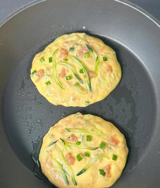 懒人发面饼10分钟搞定，蓬松香软超美味，这饼我能炫一辈子