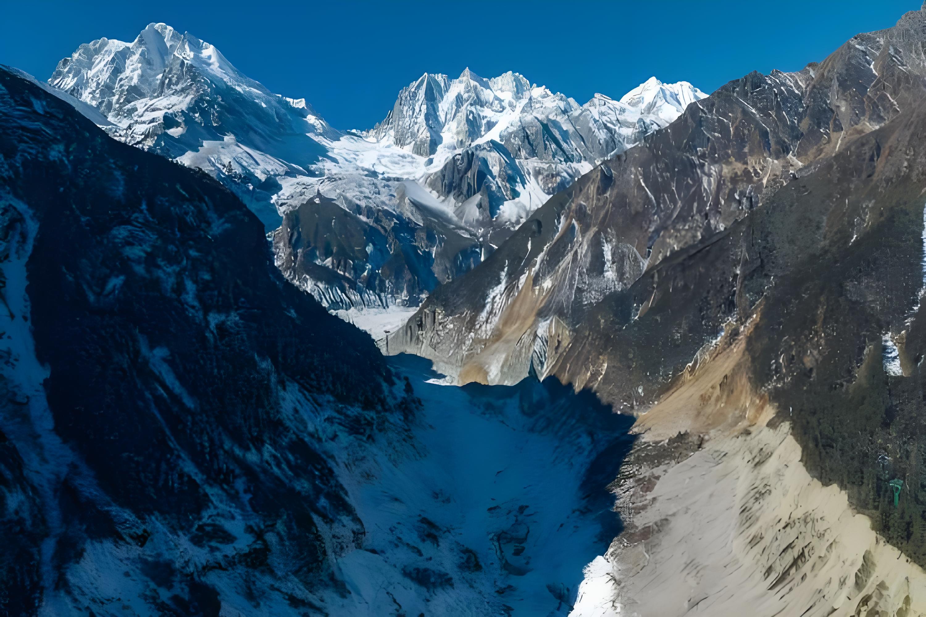 国内十大最危险景点，去过1个地方就很牛！你去过几个地方？