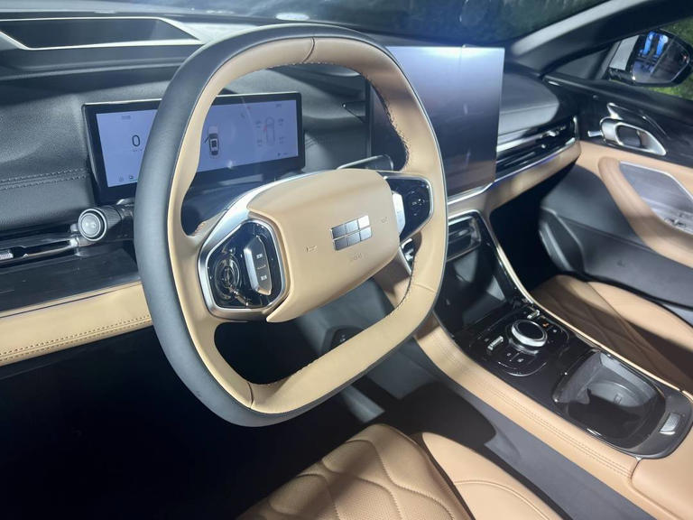 燃油车打响反击战：当AI将百公里油耗降至2L时，你还会买电动车吗？｜汽车观察