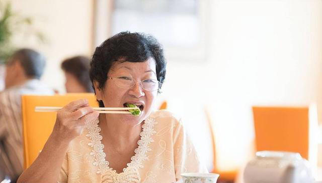 上了年纪的人，要少碰玉米？医生忠告：别等身体出毛病了，才后悔