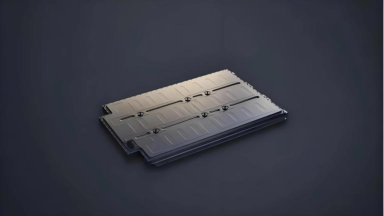 国产固态电池明年量产，续航破800km，燃油车面临大考