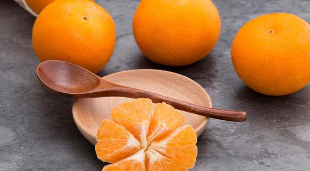 人老后各种病都来了？说实话：2种营养跟得上，有助于增强体质