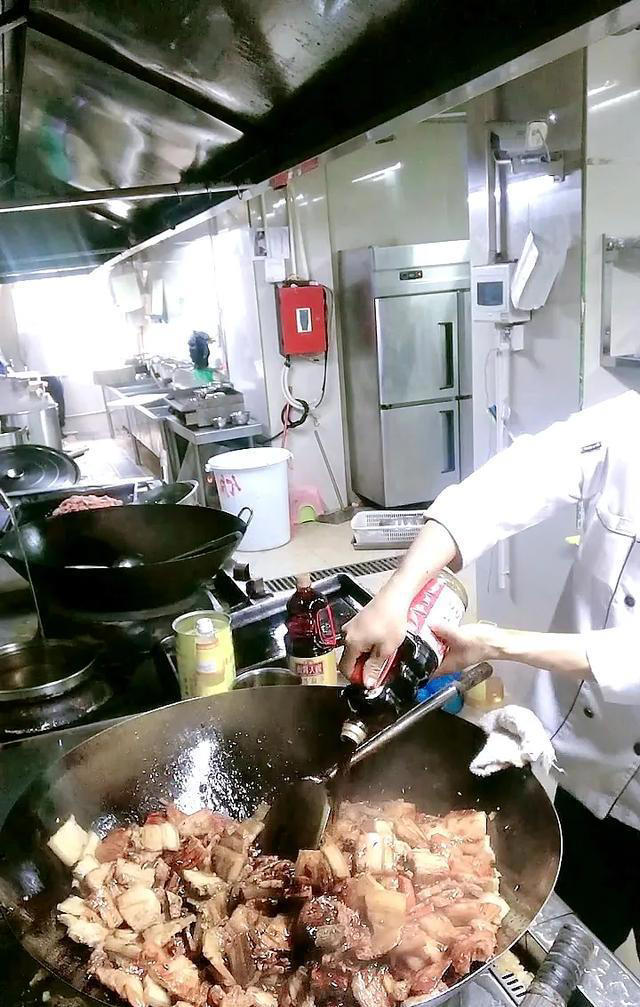 炒瘦肉千万不要直接下锅炒，难怪嚼不动，教你小技巧，鲜香又滑嫩