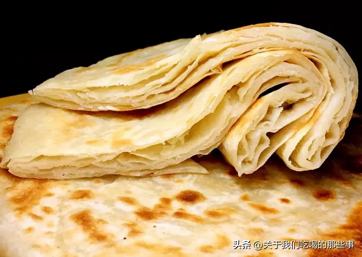 怎么烙饼不硬？教你一招，多加1料，油饼又软又多层，好吃不发硬