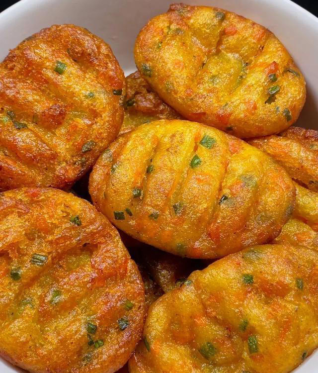 土豆饼这种做法实在太香了，外酥里嫩，软糯香甜