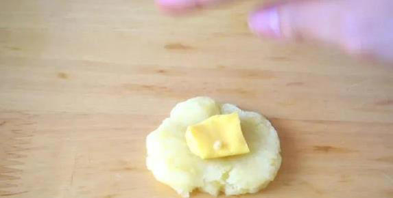 外酥里嫩媲美薯饼，无油健康做法揭秘，你家也能做！