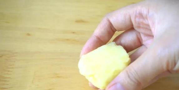 外酥里嫩媲美薯饼，无油健康做法揭秘，你家也能做！