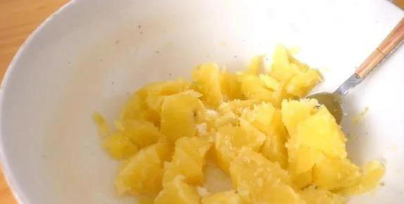 外酥里嫩媲美薯饼，无油健康做法揭秘，你家也能做！