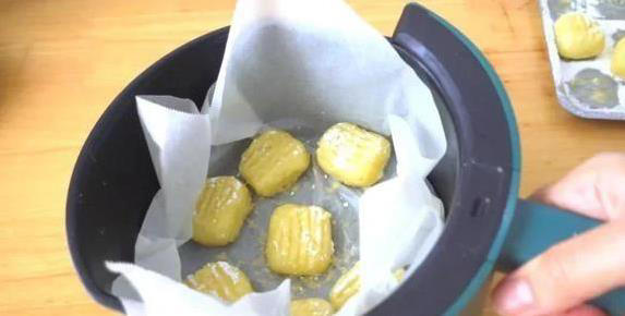 外酥里嫩媲美薯饼，无油健康做法揭秘，你家也能做！
