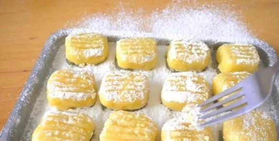 外酥里嫩媲美薯饼，无油健康做法揭秘，你家也能做！