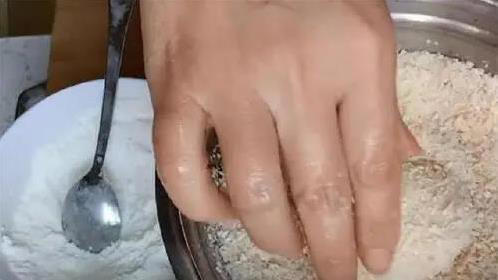 简单食材变美食，油炸糕外酥里嫩，你家也能一学就成？