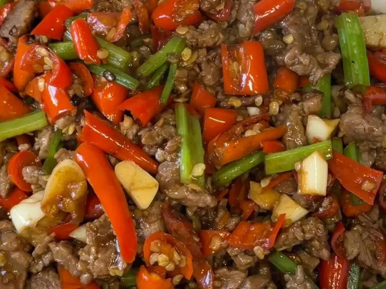 八道硬菜别错过，色香味俱全氛围足，营养价值高