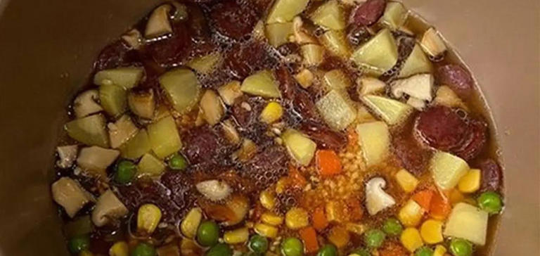 一碗米饭加点菜，电饭锅搞定全家饭，懒人最爱省事神器？