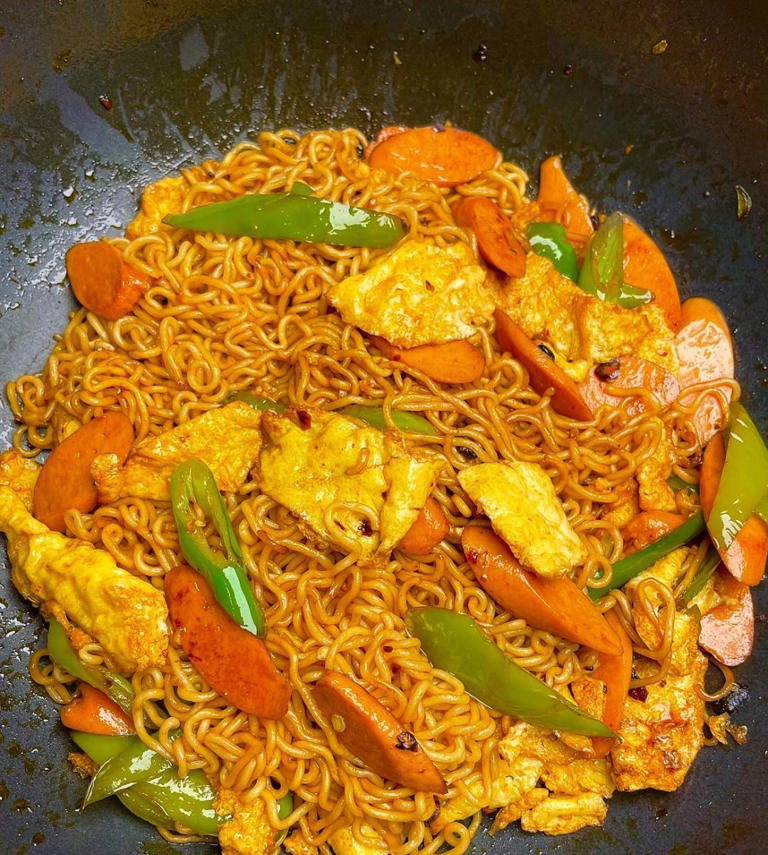 方便面别再泡了，炒面这样做，口感独特，营养丰富，味道太正了