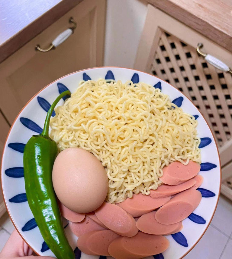 方便面别再泡了，炒面这样做，口感独特，营养丰富，味道太正了