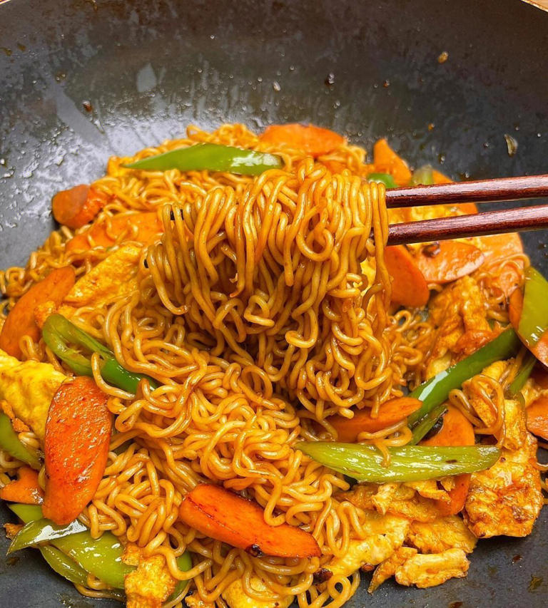 方便面别再泡了，炒面这样做，口感独特，营养丰富，味道太正了