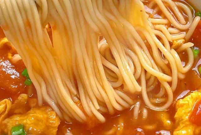 面条到底该怎么做好吃？推荐四款做法，简单又方便，下班后做一碗