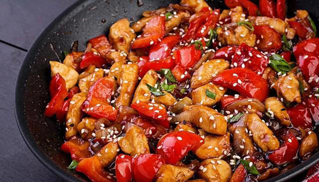 以后想吃干锅鸡，你就像我这样做，麻辣干香，做法简单又好吃