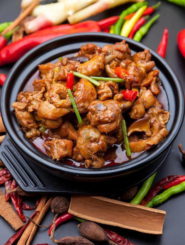 以后想吃干锅鸡，你就像我这样做，麻辣干香，做法简单又好吃