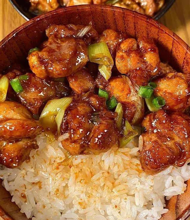 鸡腿金黄酥脆葱香浓，半小时搞定下饭神菜，你家常做吗？