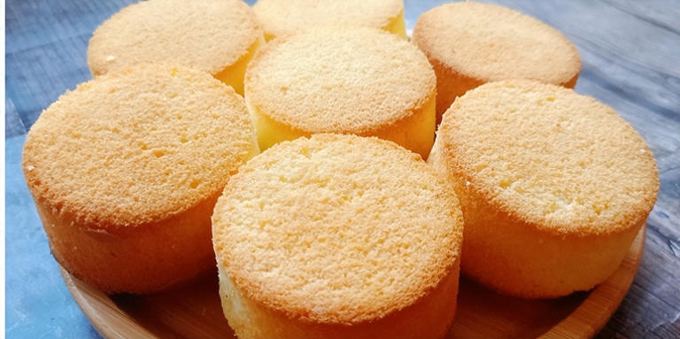 4个鸡蛋1碗面粉，在家做老式鸡蛋糕，找回小时候的味道