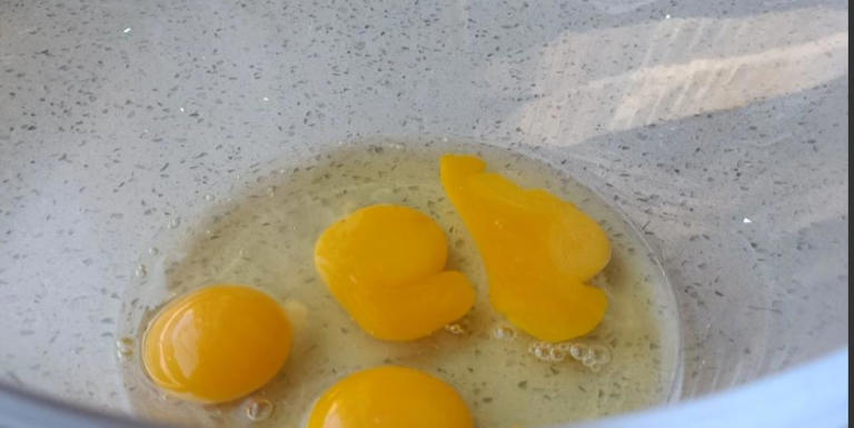 4个鸡蛋1碗面粉，在家做老式鸡蛋糕，找回小时候的味道