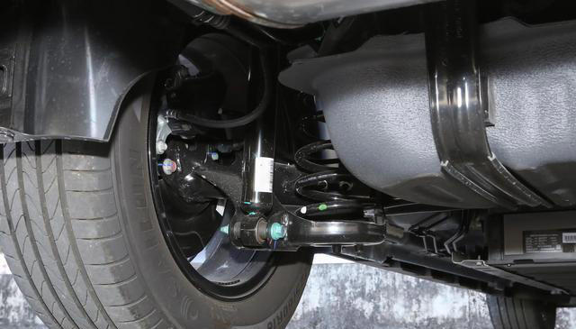 从11.38万降至6.98万，油耗1.11升，满油电续航2055km，又是爆款