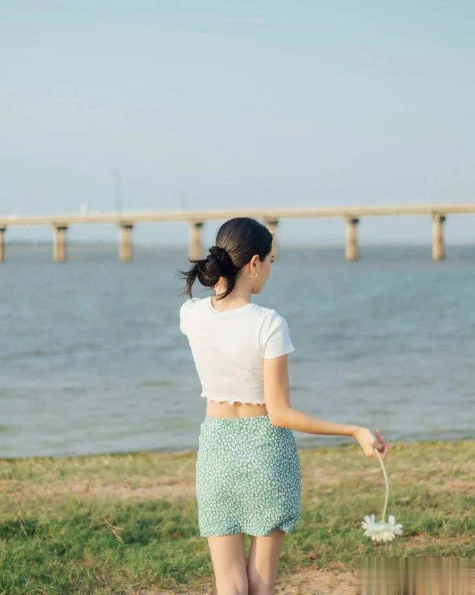 解锁背影照的8种拍法，不想露脸拍美照，就要这么拍