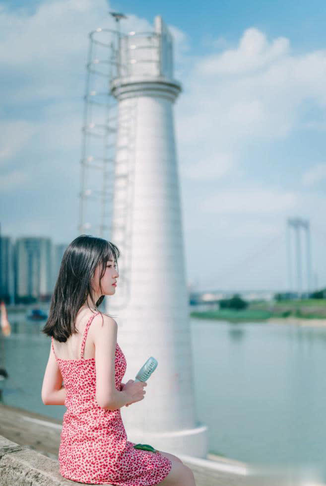 解锁背影照的8种拍法，不想露脸拍美照，就要这么拍