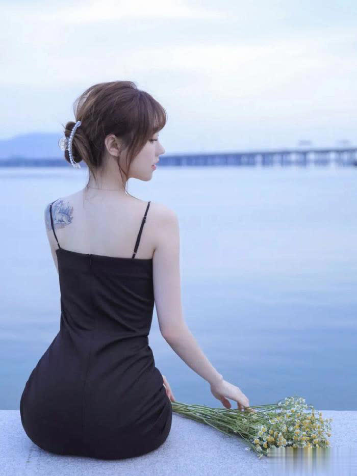 解锁背影照的8种拍法，不想露脸拍美照，就要这么拍