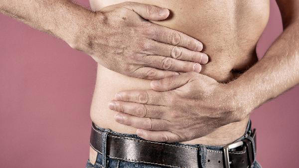 肝开始衰竭的人，脸上一般会有出现3个异常，平时一定要仔细留意