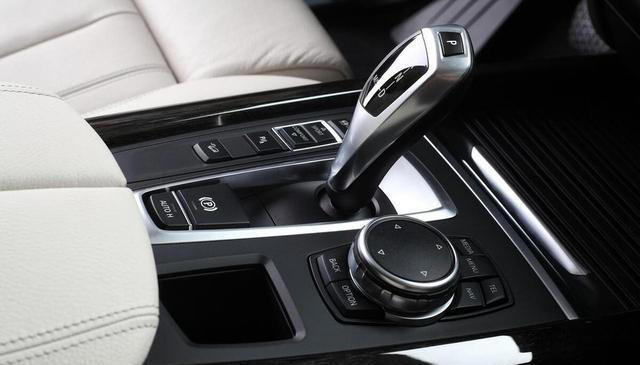 自动挡热车，挂P挡还是N挡？别等到拉缸才后悔！有车没车多看看