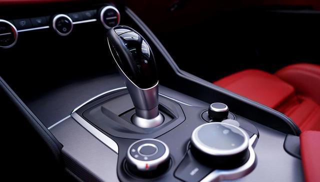 自动挡热车，挂P挡还是N挡？别等到拉缸才后悔！有车没车多看看