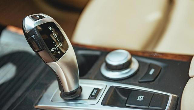 自动挡热车，挂P挡还是N挡？别等到拉缸才后悔！有车没车多看看