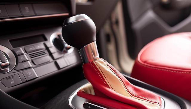 自动挡热车，挂P挡还是N挡？别等到拉缸才后悔！有车没车多看看