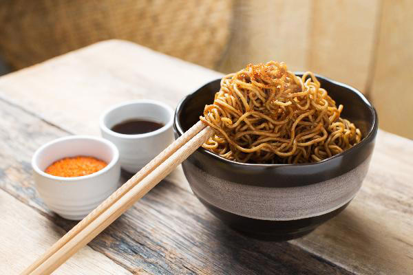 吃方便面到底好不好？医生说：别再轻信谣言，告诉你实情