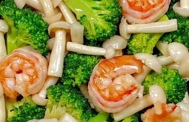 大鱼大肉吃腻了，可以尝试一下八种荤素菜，清爽好吃，健康不油腻