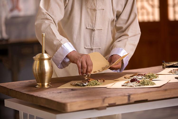 一百次补阳也不如一次通阳！1个中成药，通一身阳气，散一身寒湿